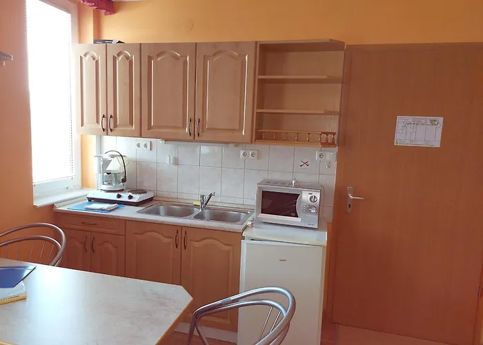 Azur & Smaragd Apartmanhaz זלקרוס